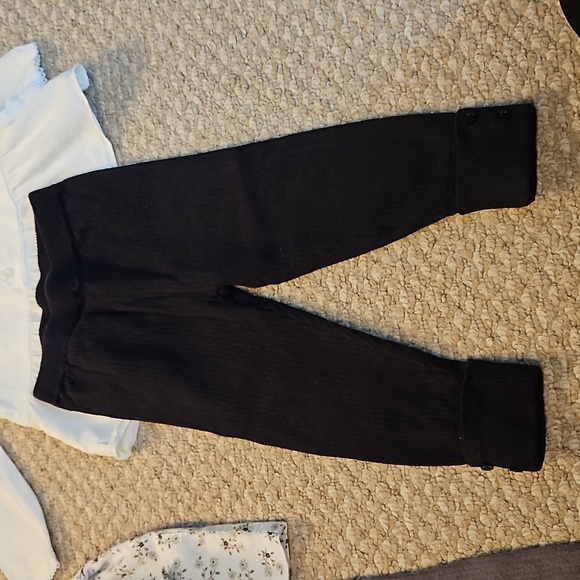 Carters Outfit Bundle - Picture 4 of 13